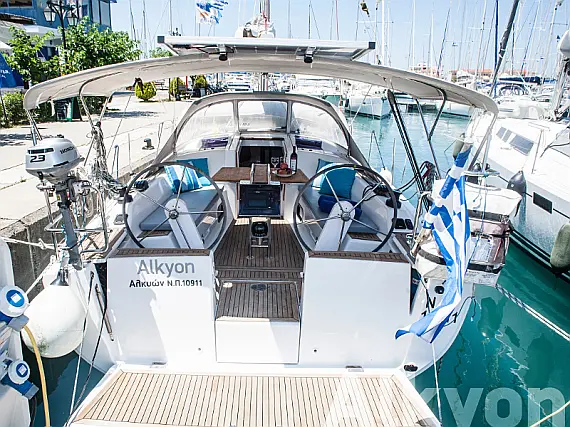 Hanse 345