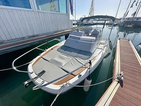 Beneteau Flyer 6 Sundeck