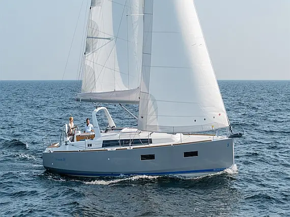 Oceanis 38
