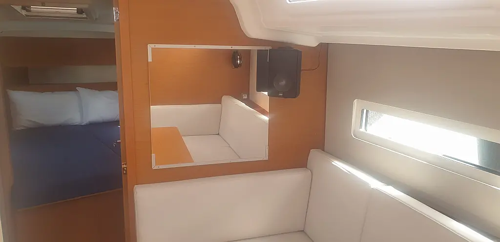 Sun Odyssey 410 Performance - New sail - 