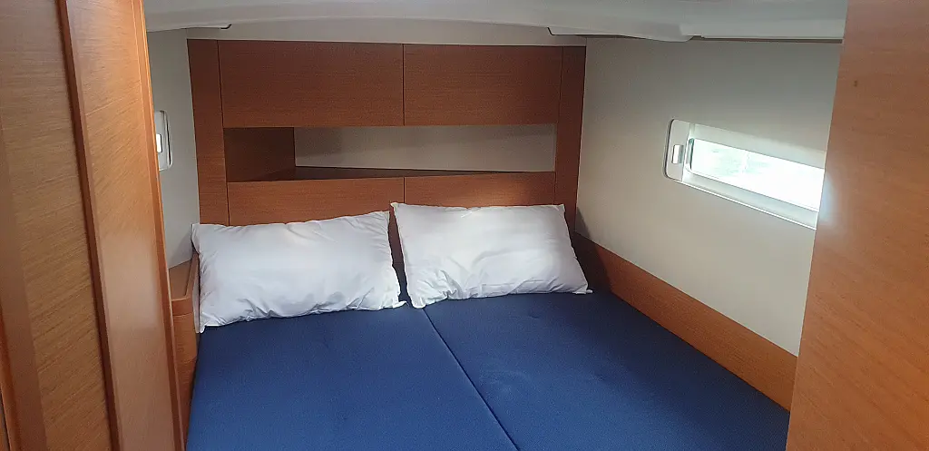 Sun Odyssey 410 Performance - New sail - 