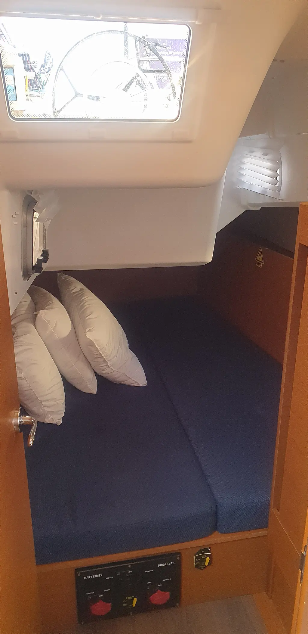 Sun Odyssey 410 Performance - New sail - 