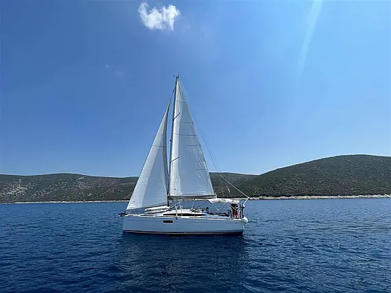 Sun Odyssey 349