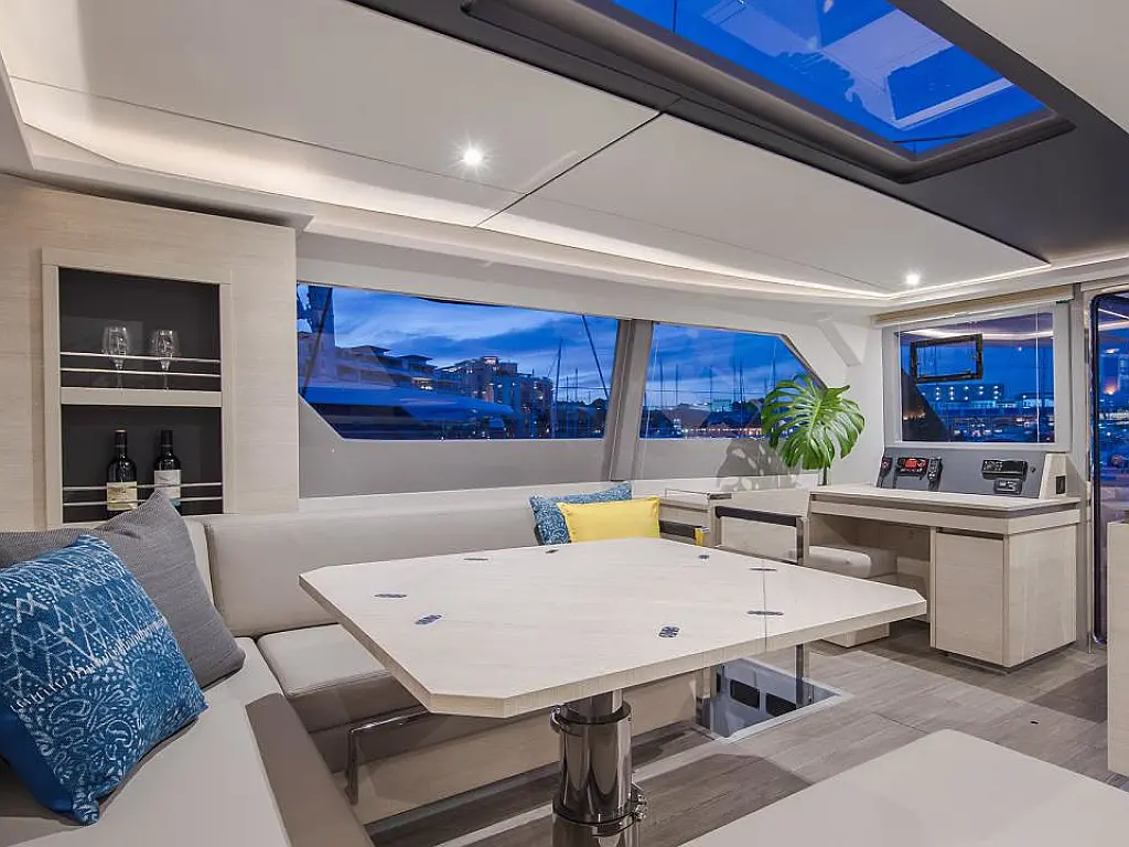 Moorings 5000-5 - Interior image