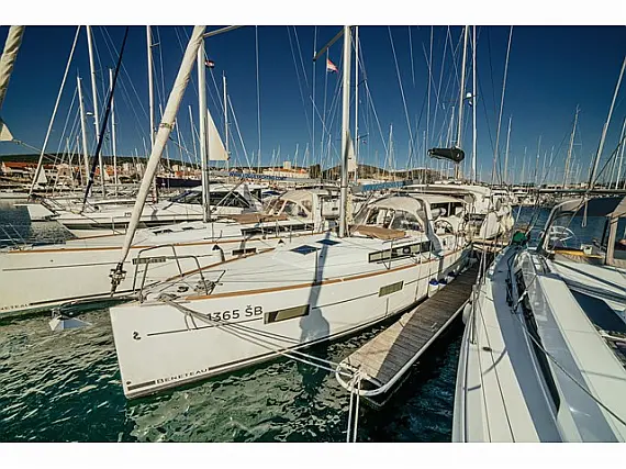 Oceanis 38 