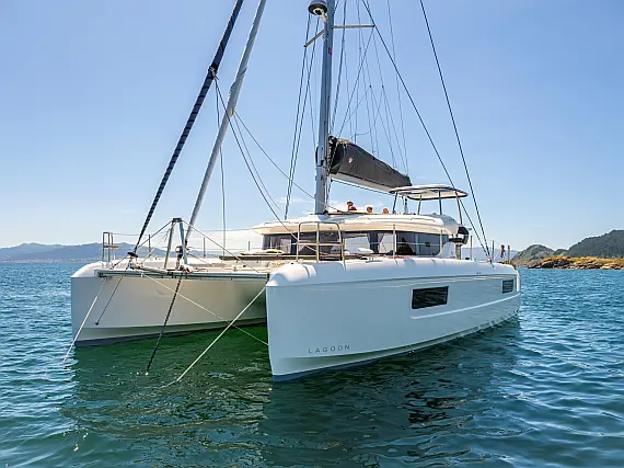 Lagoon 43