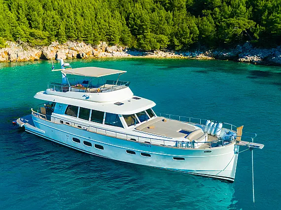Motoryacht C9