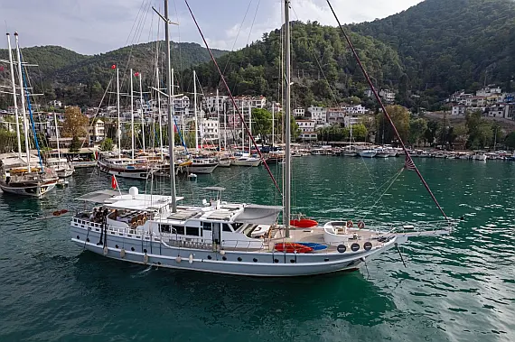 Gulet Diamond Lila